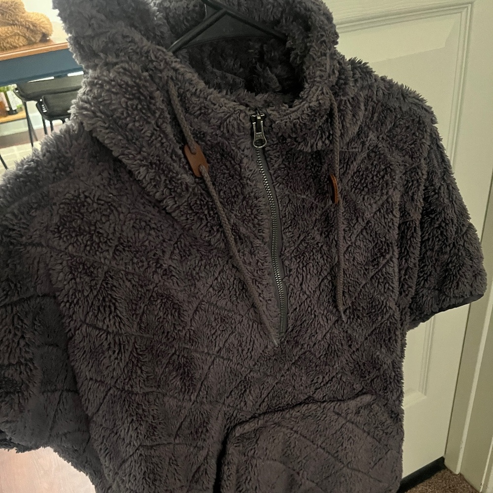Short Sleeve Columbia Fuzzy Half Zip Hoodie